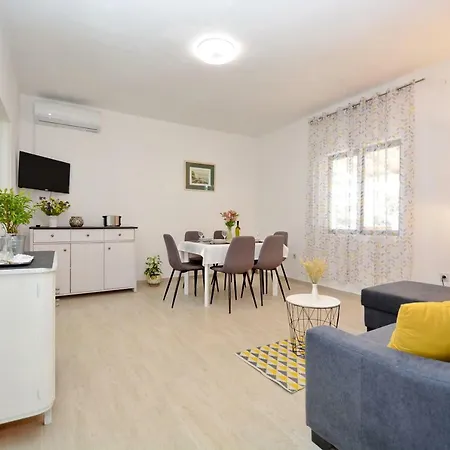 Holiday Marin Vakantiehuis Posedarje