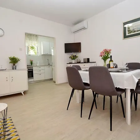 Holiday Marin Vakantiehuis Posedarje